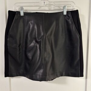 CAbi sz 6 - #4585 black Jett skort faux Leather
